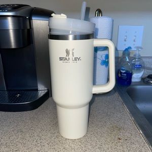 Stanley quencher tumbler 40 oz